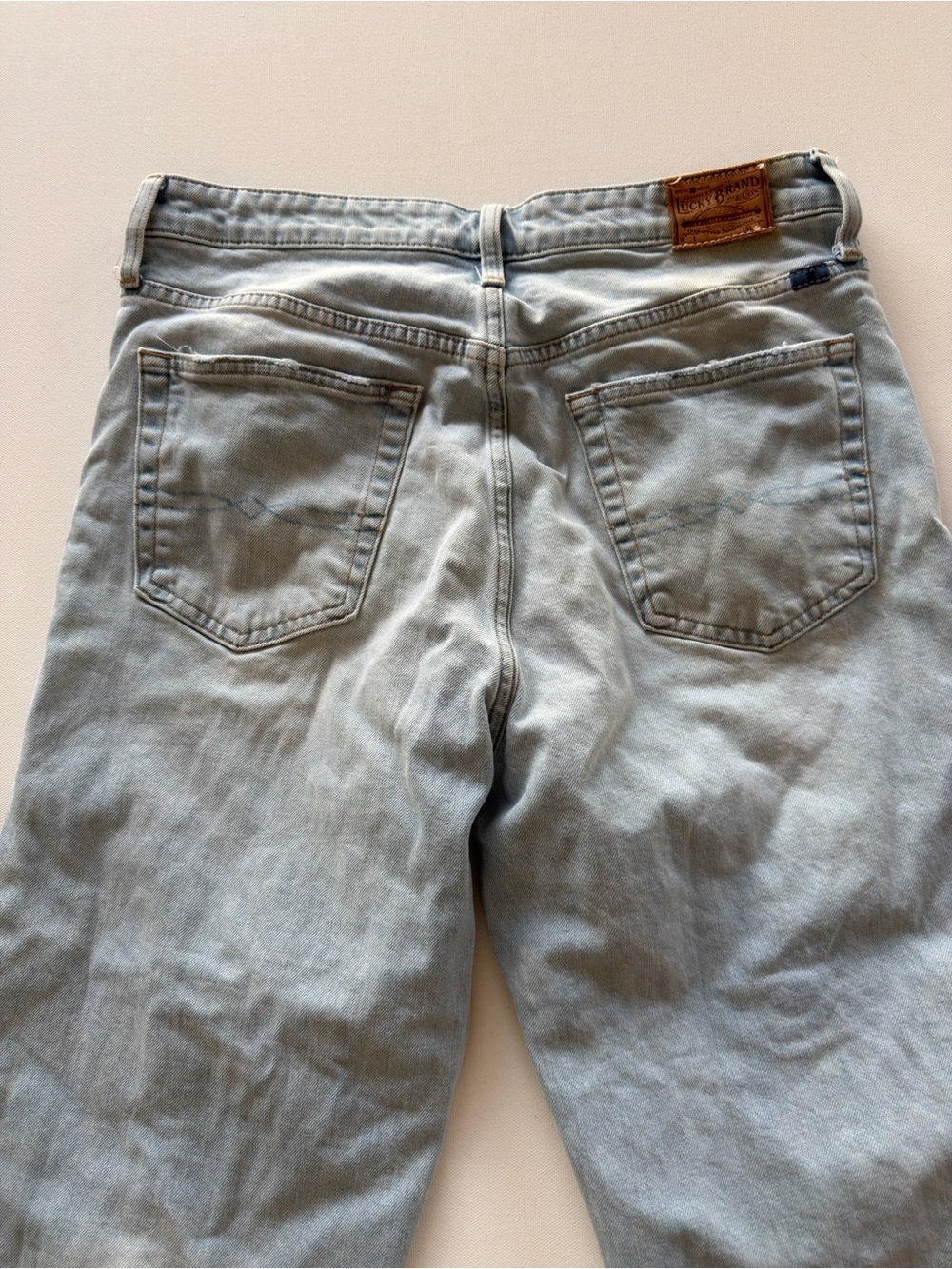 EUC Women's Lucky Brand Snap Leg Light Wash Denim Jeans Size 14/32 Unique (D2) - Picture 7 of 8